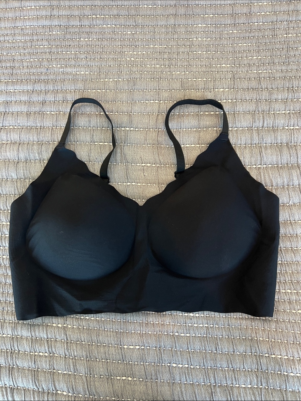 Black Seamless Comfort Bra - Women Intimates Stretchy Size Large Fits 34-38 B-D
